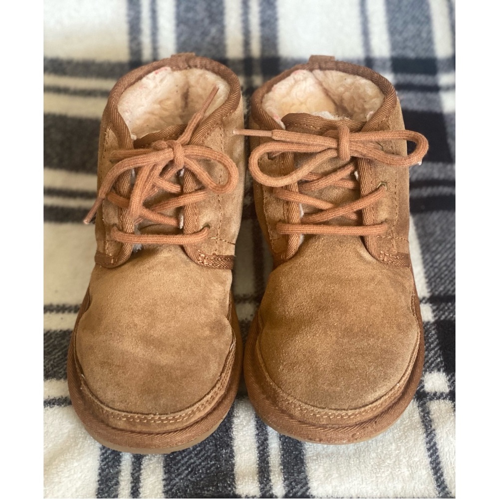 Kid’s UGG NEUMEL Boots Size 13